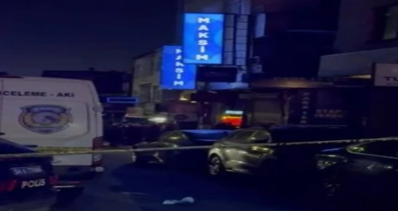 İstanbul'da eğlence mekanında silahlı çatışma: 1'i polis 2 kişi hayatını kaybetti - Sözcü Gazetesi