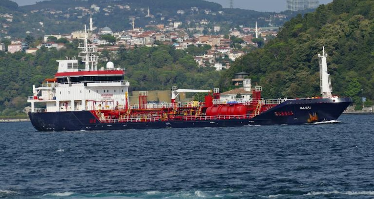 Marmara Denizi’nde iki ticari gemi çarpıştı, 10 mürettebat kayboldu