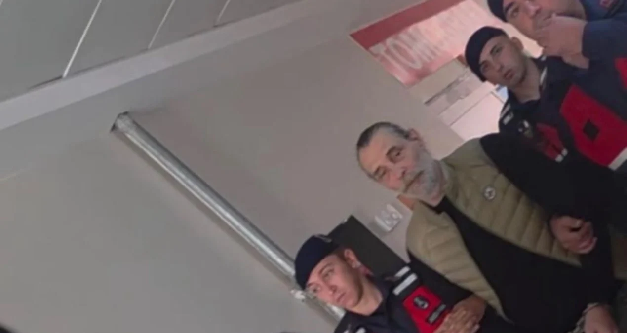 Erdal Beşikçioğlu'nu vatandaş görüntüledi: Hastanedeki bitkin hali dikkat çekti - Sözcü Gazetesi