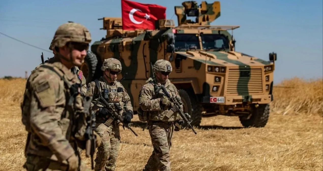 Husilerin Suudi petrol tesislerine saldırısı Babülmendep Boğazı’nda trafiği durdurdu
