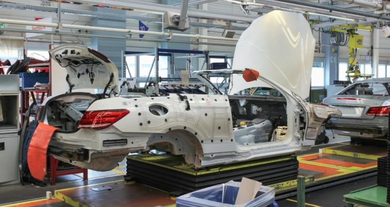 Mercedes, maliyetleri düşürmek için Almanya’daki fabrikalarını kapatmayı değerlendiriyor