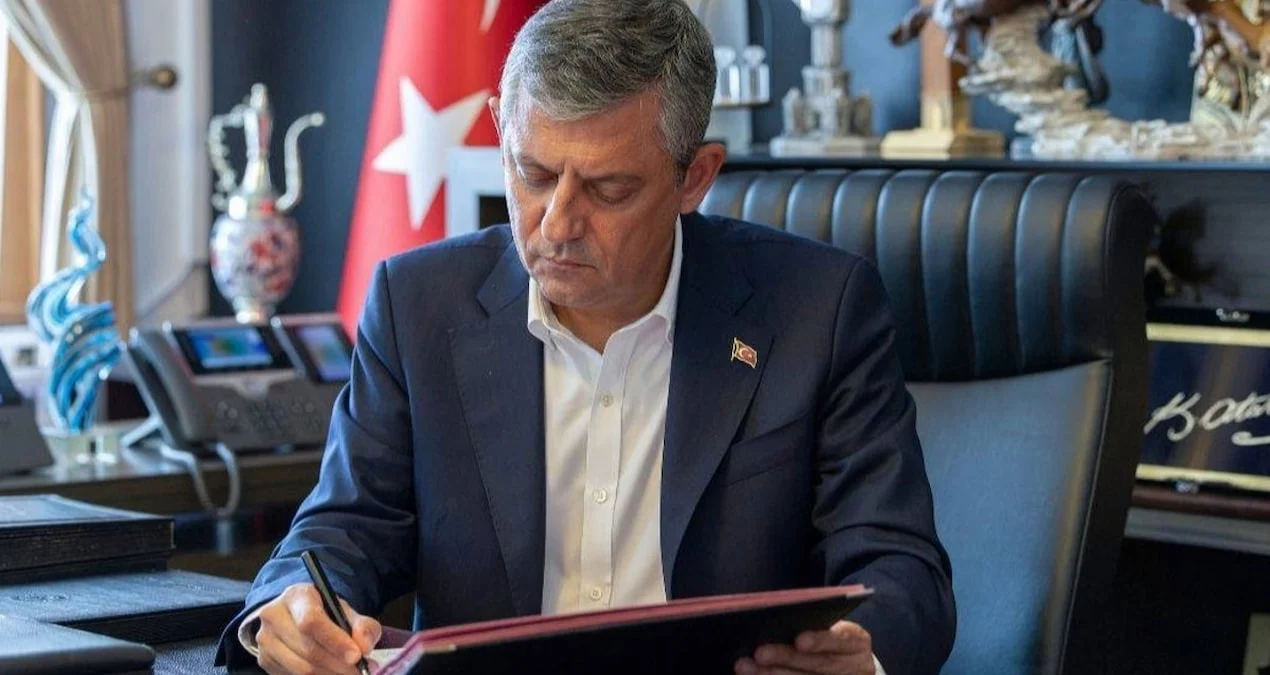 Özgür Özel, Erdoğan’a fon krizi nedeniyle istifa çağrısı yaptı