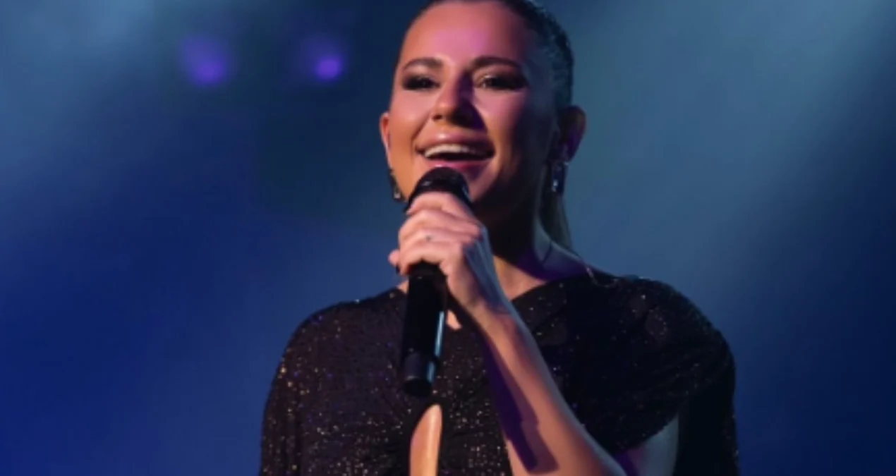 Merve Özbey sahneden düştü: Sağlık durumu hakkında açıklama yaptı