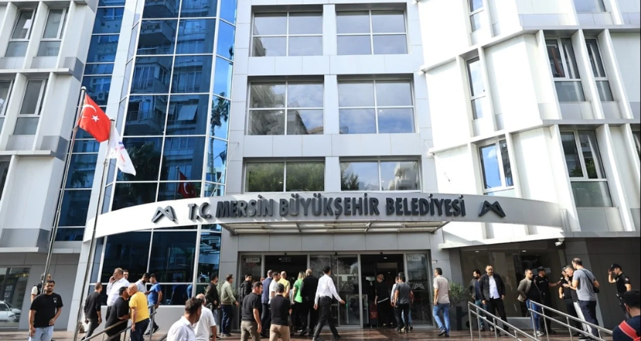 Mersin’de Üç Belediyeye Yolsuzluk Operasyonu: 59 Gözaltı