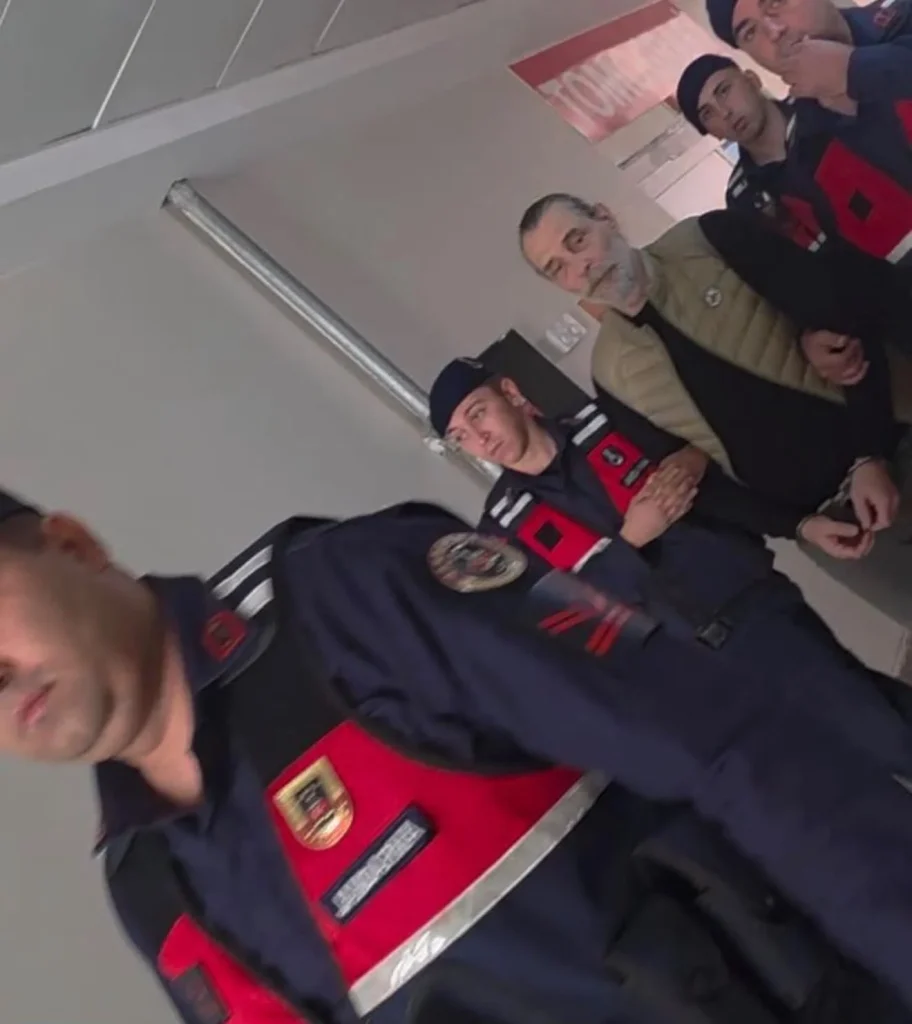Erdal Beşikçioğlu'nu vatandaş görüntüledi: Hastanedeki bitkin hali dikkat çekti - Sözcü Gazetesi