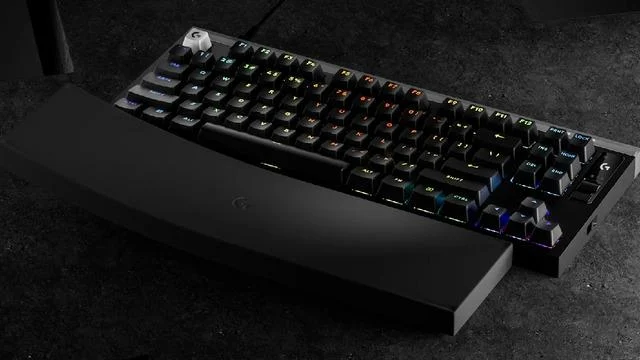 Logitech Pro X2 Rapid e-spor odaklı oyuncu klavyesi entegre OLED ekranıyla tanıtıldı.