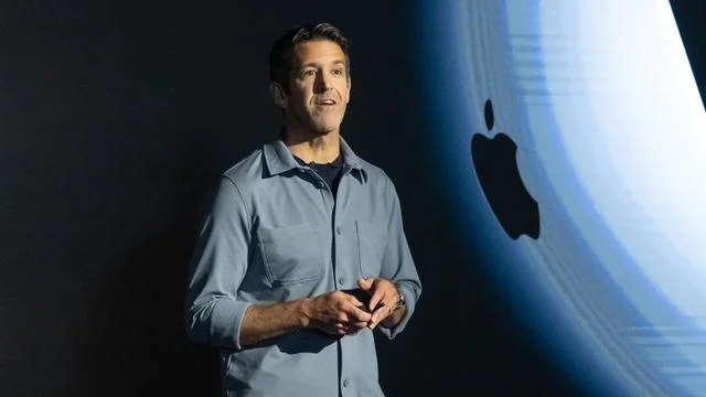 Apple’ın Yeni CEO’su John Ternus, Şirketi Yeniden Yapılandırıyor ve Hızlı Ürün