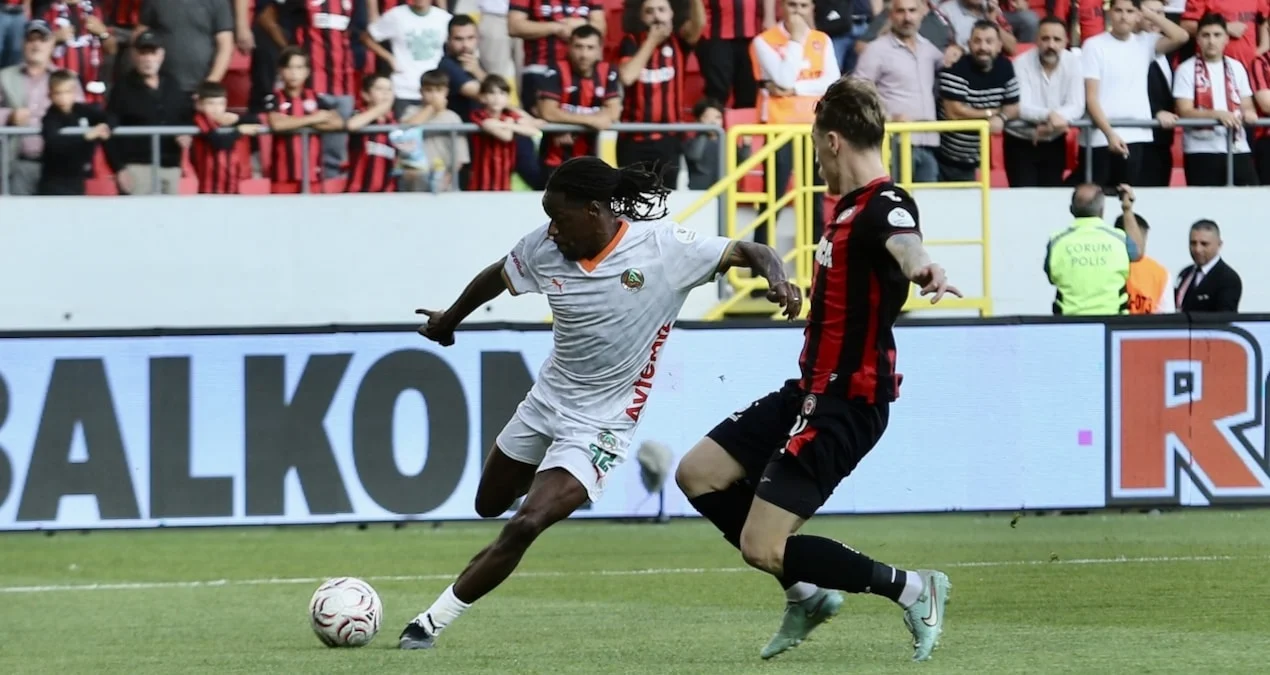 Çorum FK evinde kaybetti! Alanyaspor milli araya moralli girdi