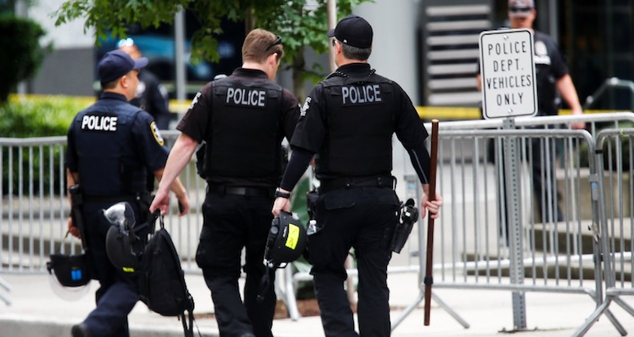 Minneapolis’te silahlı saldırıda iki polis memuru yaralandı