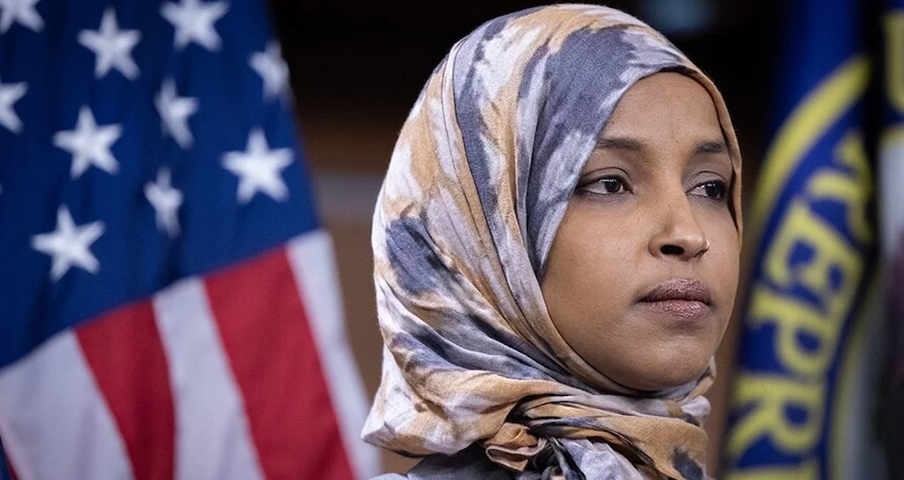 ABD'de Demokrat Kongre Üyesi Ilhan Omar'ın Evine Baskın Yapıldı - www.gundemedair.com