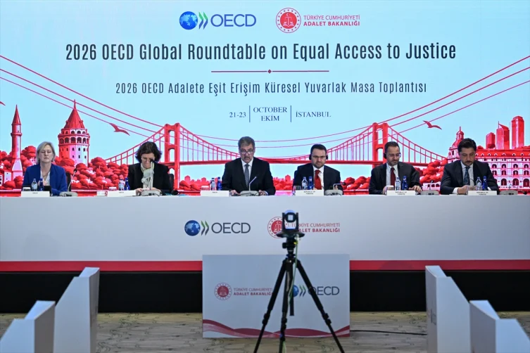 Adalet Bakanı Akın Gürlek, OECD Toplantısı Kapsamında 4 Ülkeden Mevkidaşıyla Görüştü - www.gundemedair.com