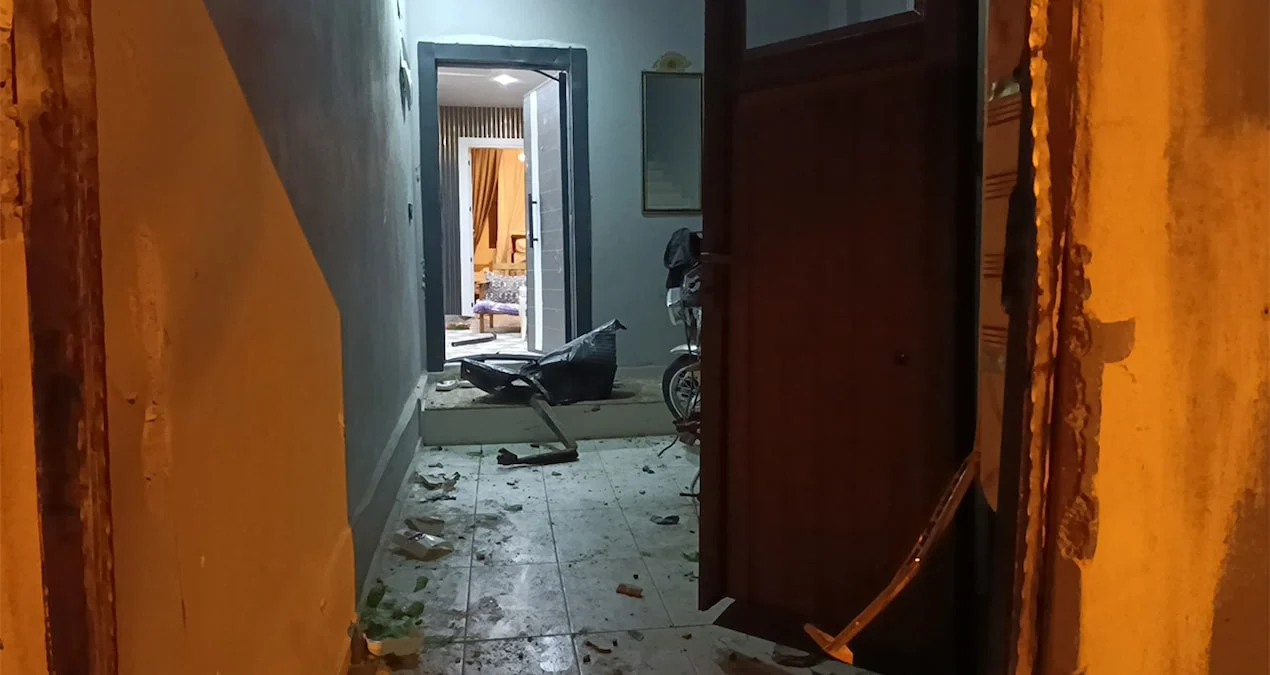 Adana'da Müstakil Eve El Yapımı Patlayıcı Atıldı - www.gundemedair.com