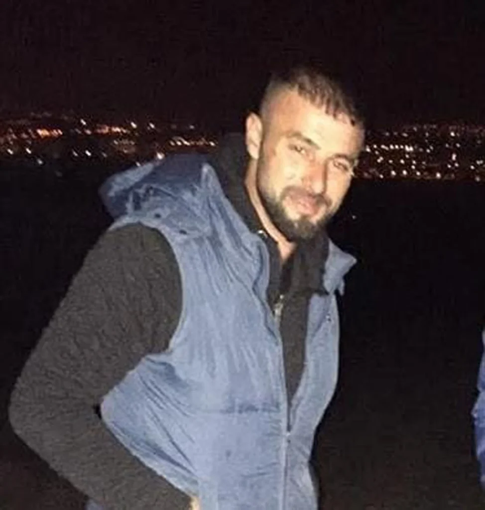 Afyonkarahisar'da Pazar Yerinde Silahlı Kavga: 38 Yaşındaki Esnaf Hayatını Kaybetti - www.gundemedair.com