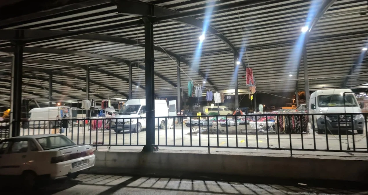 Afyonkarahisar'da Pazar Yerinde Silahlı Kavga: 38 Yaşındaki Esnaf Hayatını Kaybetti - www.gundemedair.com