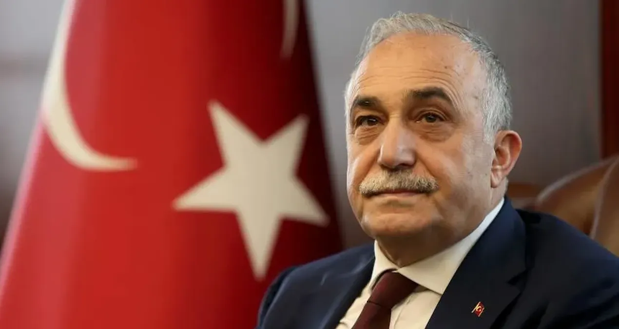 Ahmet Eşref Fakıbaba, İYİ Parti ve milletvekilliğinden istifa etti - www.gundemedair.com