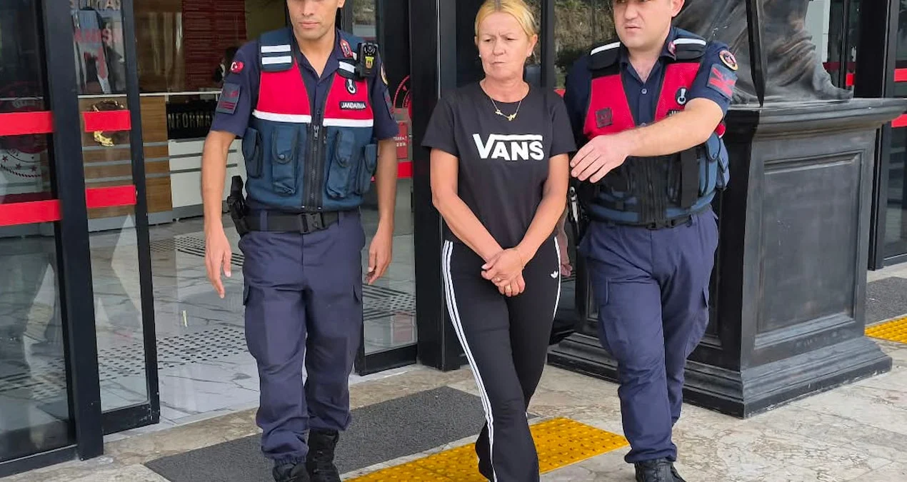 Alanya'da Alkollü Eşini Odaya Çıkarmaya Çalışırken Düşerek Ölen Polonyalı Turistin Eşi Tutuklandı - www.gundemedair.com