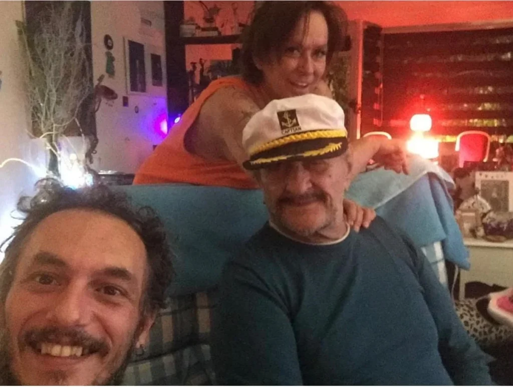 Alpay'ın cenazesi, ailesi ve hayat arkadaşı arasında tartışma yarattı - www.gundemedair.com