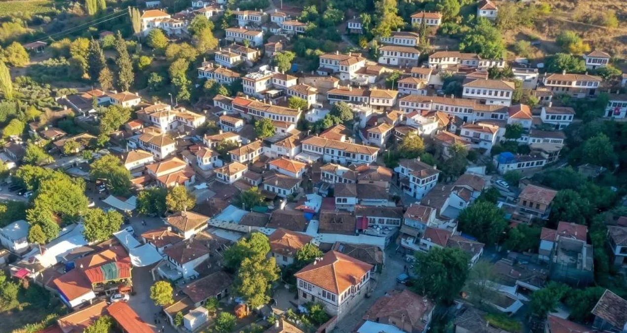 Amerikalı Girişimci, Terk Edilmiş İspanyol Köyünü Satın Alarak Turizm Merkezi Haline Getirmeyi Planlıyor - www.gundemedair.com