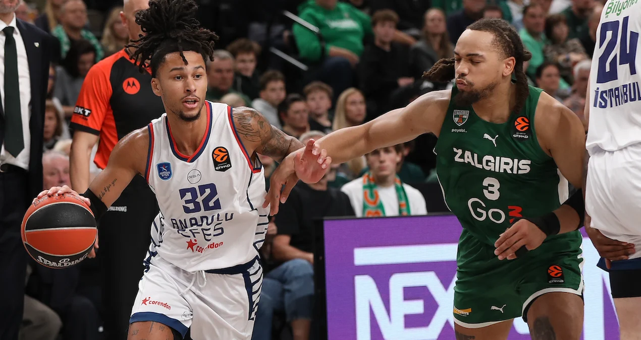 Anadolu Efes, Zalgiris Kaunas'ı 85-70 Mağlup Ederek Üç Maçlık Mağlubiyet Serisini Sonlandırdı - www.gundemedair.com