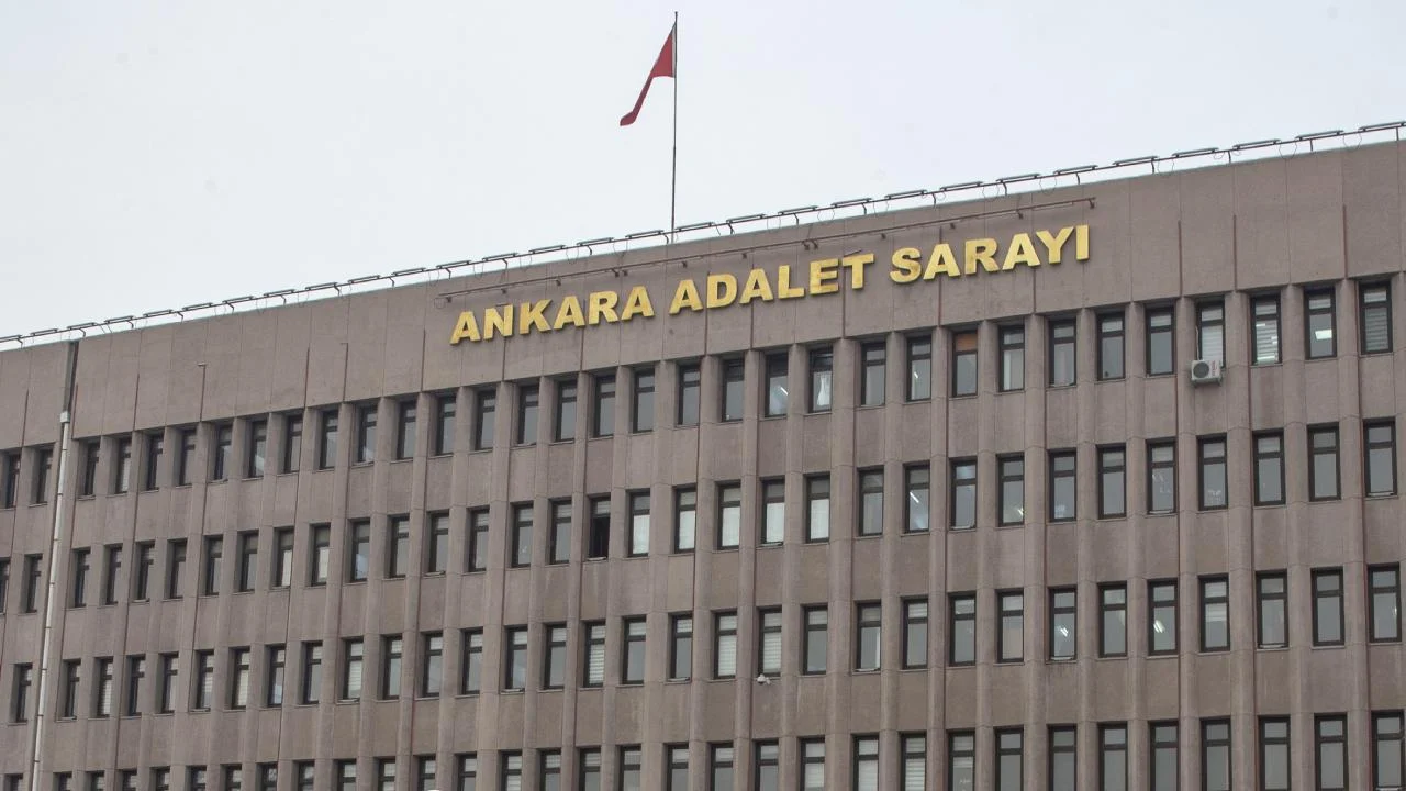 Tanık ifadeleri kapsamında Alihan Kuriş ve Arif Ahmet Denizolgun’a ilişkin soruşturma detayları yer alıyor.