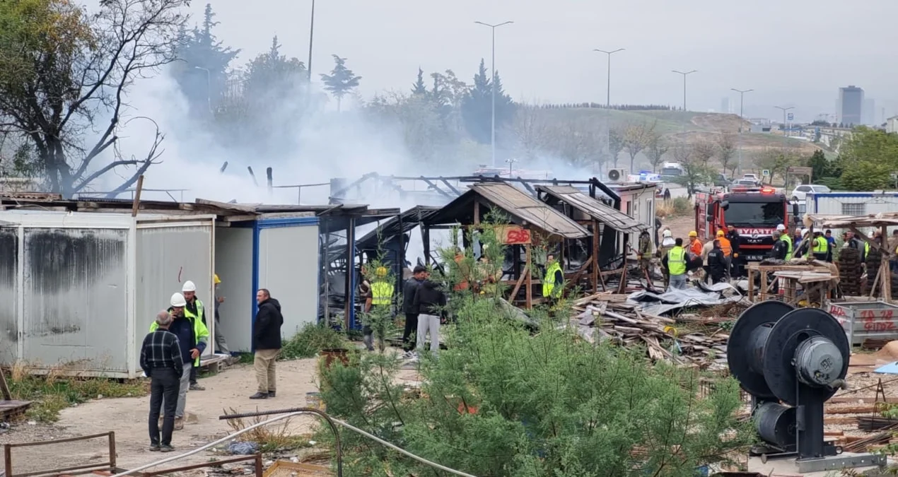 Ankara'da işçilerin kaldığı 5 konteyner yandı - www.gundemedair.com