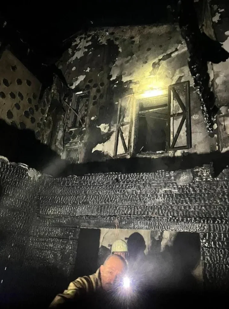 Aras Bulut İynemli'nin Sarıyer'deki villasındaki yangın sonrası yenileme çalışmaları tamamlandı - www.gundemedair.com