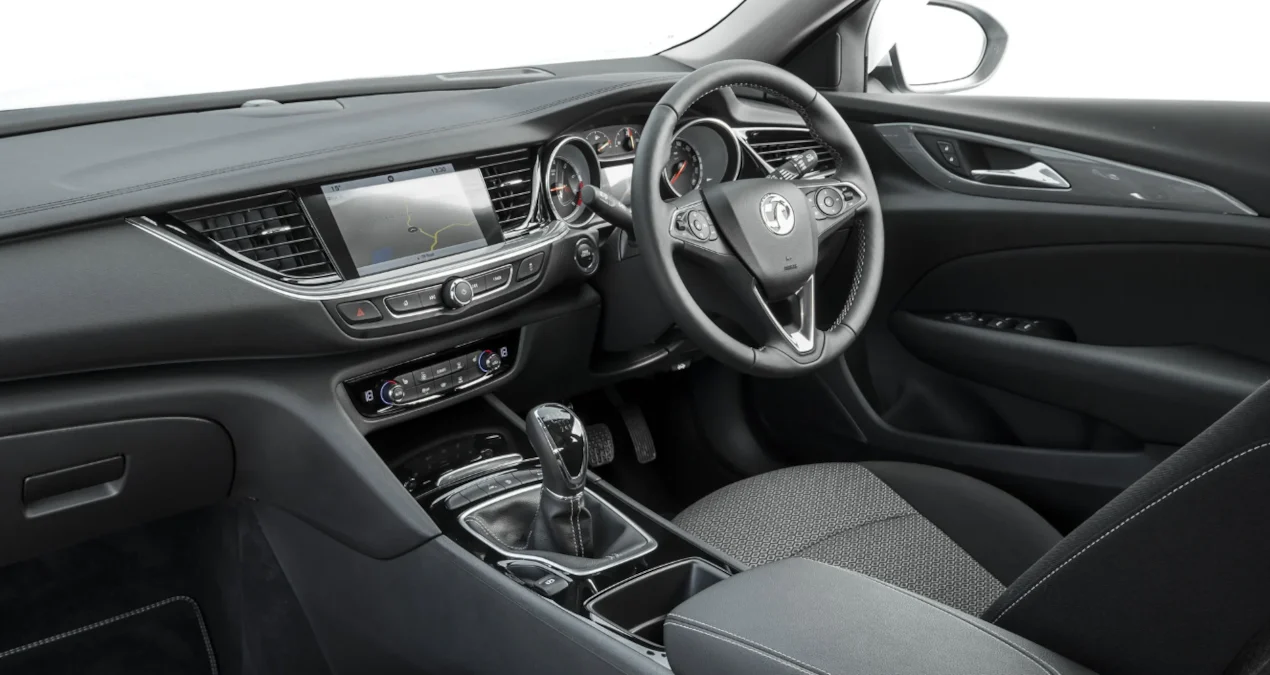 Vauxhall, ikonik Griffin logosunu yenileyerek elektrikli geleceğe adım attı