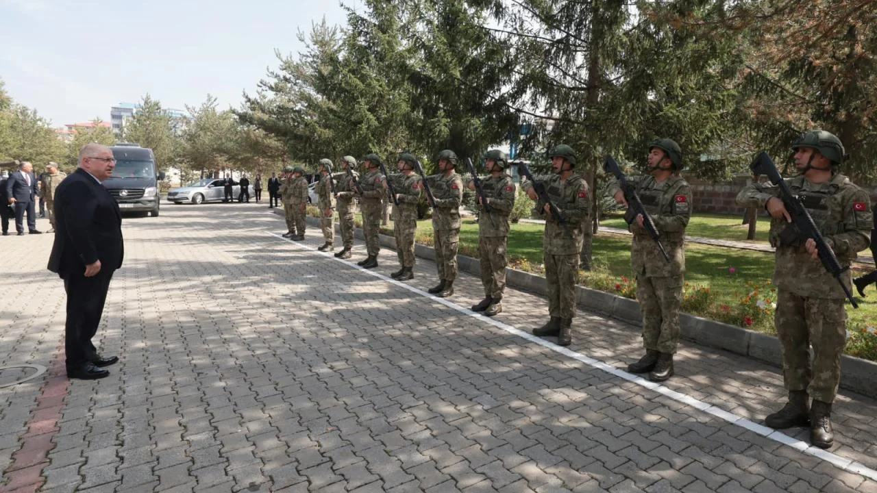Bakan Yaşar Güler, Kars’ta kamu projeleri ve güvenlik konularını değerlendirdi