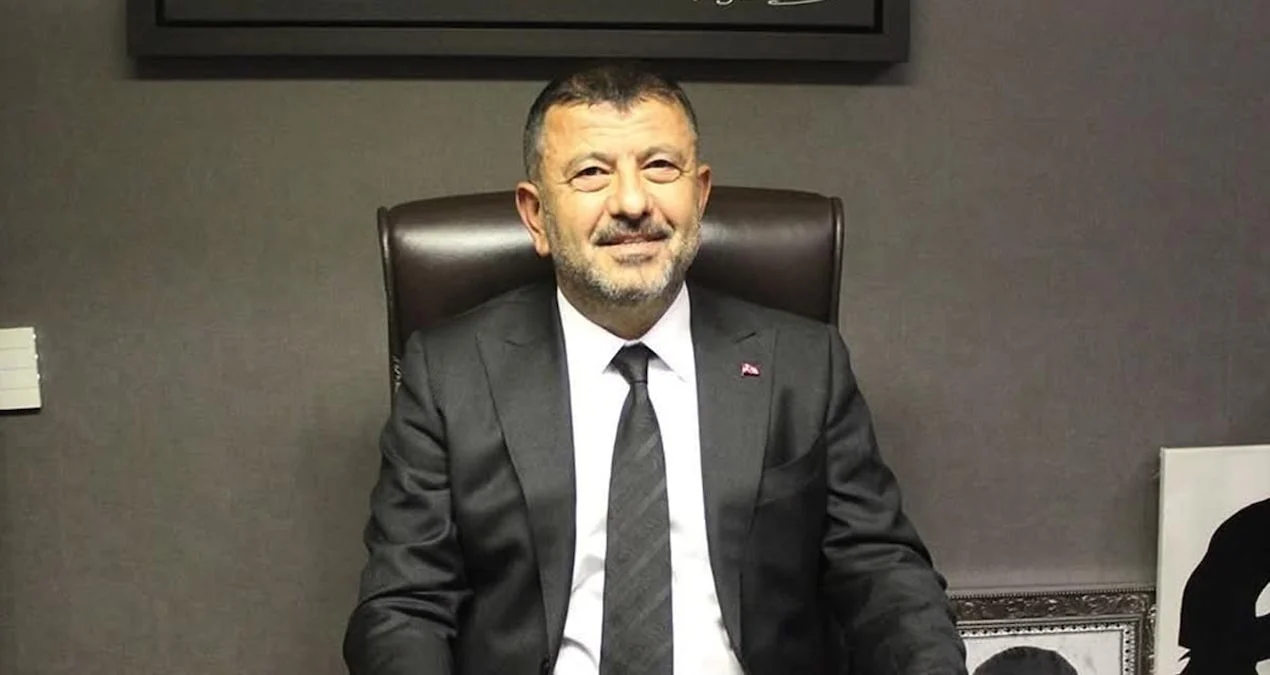 Malatya’da pazar ziyareti sırasında rahatsızlanan Veli Ağbaba hastaneye sevk edildi.