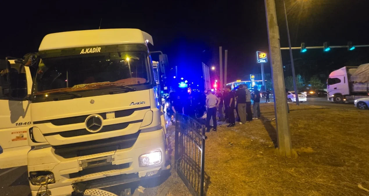 Bingöl’de tır ile otomobil çarpıştı, 5 kişi yaralandı