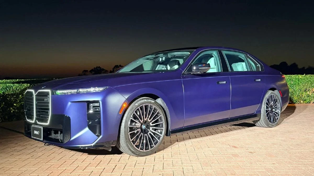 BMW, 2027 M760 xDrive Modelini Tanıttı - www.gundemedair.com