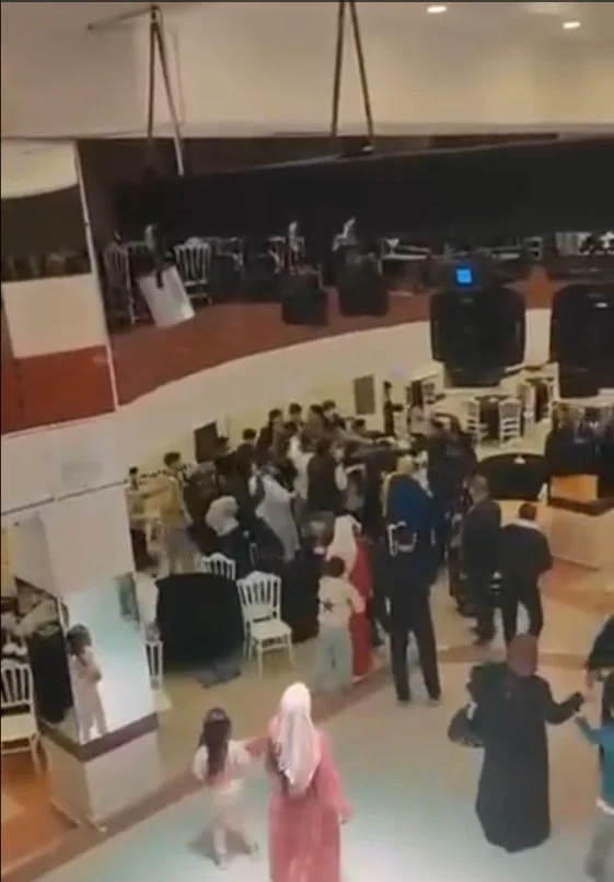 Bolu'da düğün salonunda takı töreni sırasında kavga çıktı - www.gundemedair.com