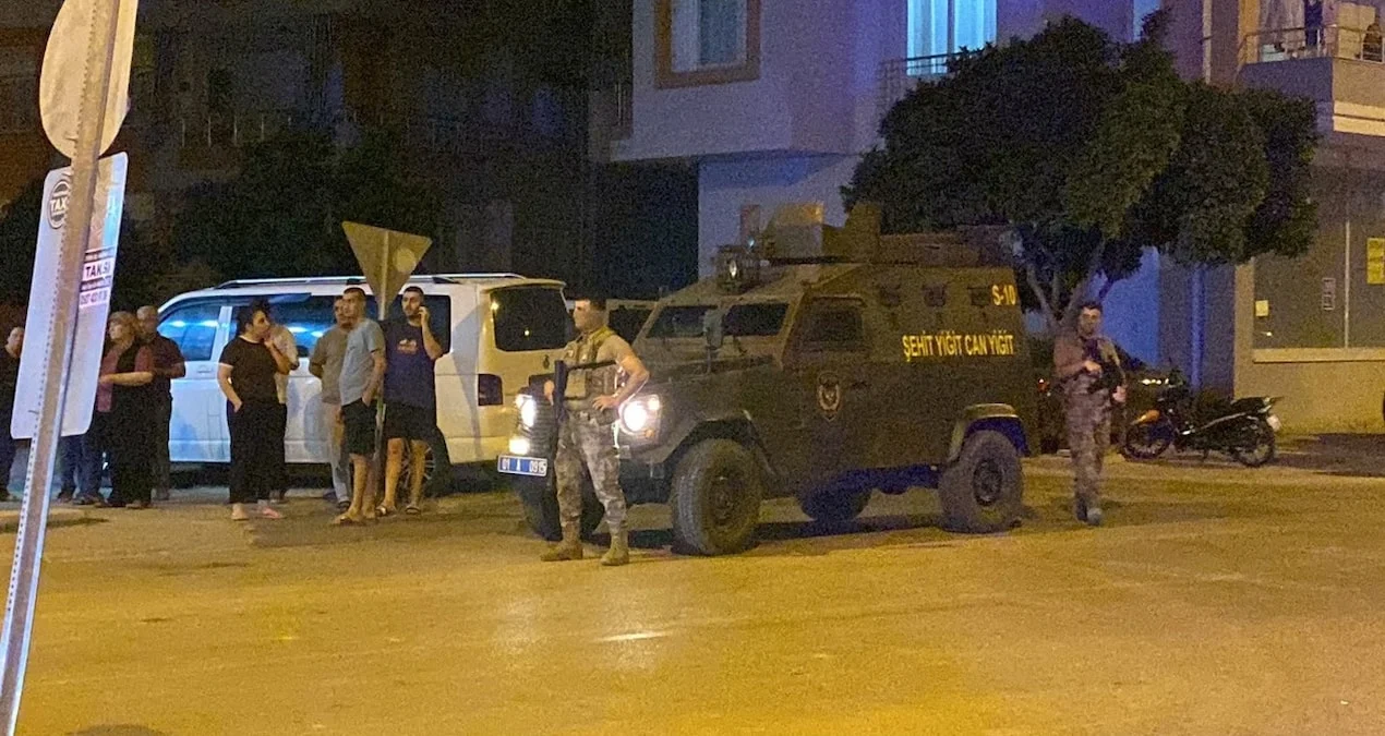 Boşandığı eşini öldürdü, oğlunu yaraladı, intihar etti