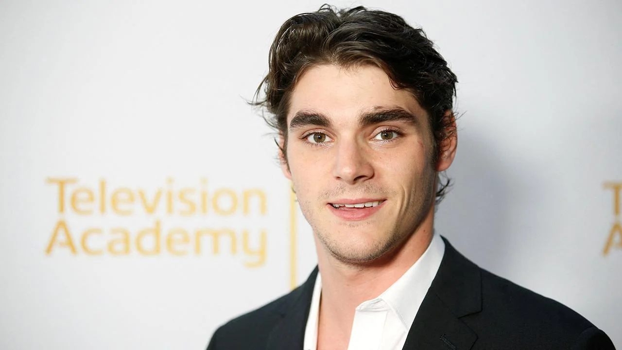 Breaking Bad dizisinin yıldızı RJ Mitte 34 yaşında hayatını kaybetti - www.gundemedair.com