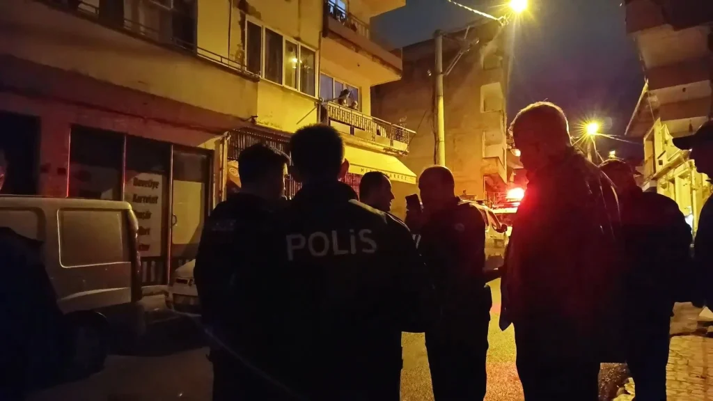 Bursa'da oğlu tarafından rehin alınan anne, özel harekatla kurtarıldı - www.gundemedair.com