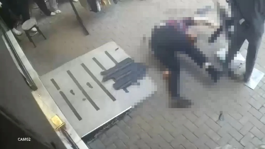 Bursa’da yavru kediyi kurtarmaya çalışan eğitmen 3’üncü kattan düşerek öldü - www.gundemedair.com