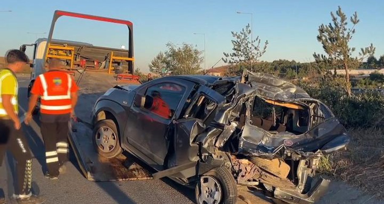 Kuzey Marmara Otoyolu’nda TIR’ın çarptığı hafif ticari araçta 6 kişi yaralandı