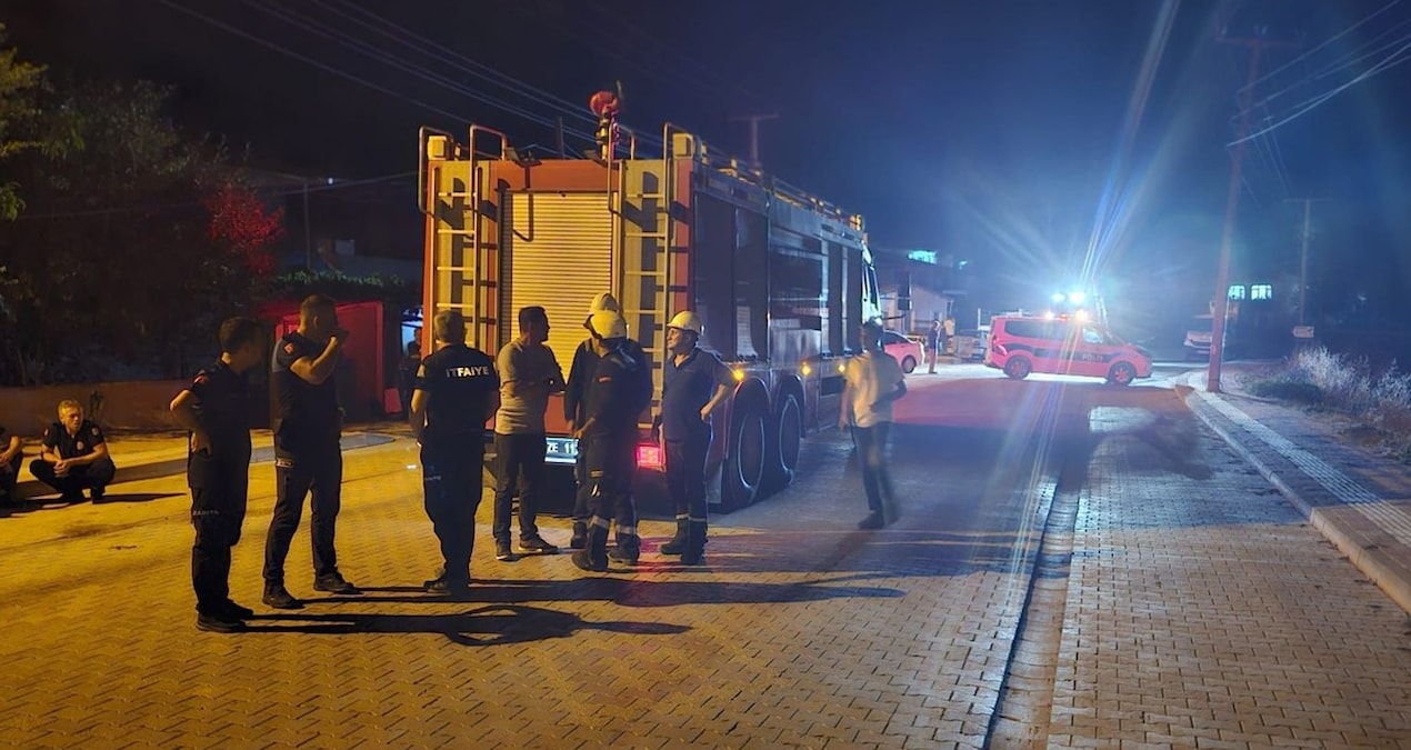 Çanakkale’de otomobilin çarptığı aileden 5 yaşındaki kız hayatını kaybetti