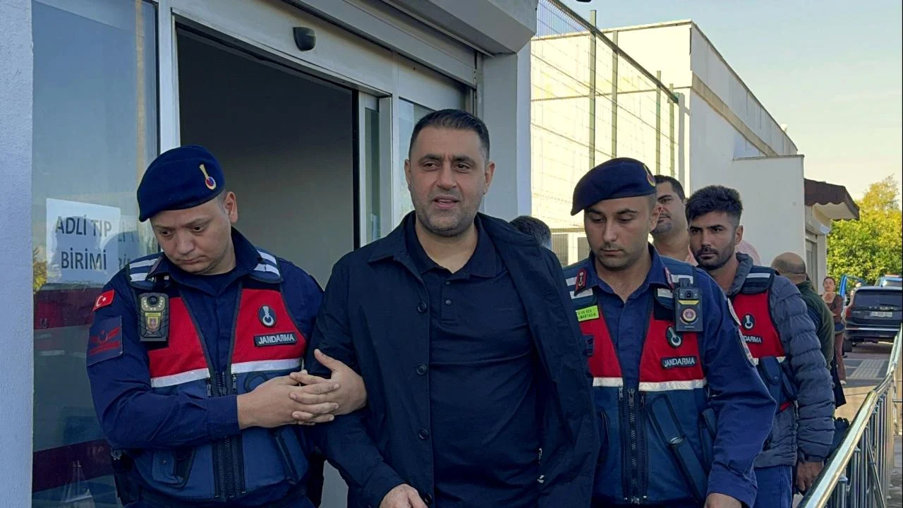 Çukurova Belediye Başkanı Emrah Kozay görevden uzaklaştırıldı - www.gundemedair.com