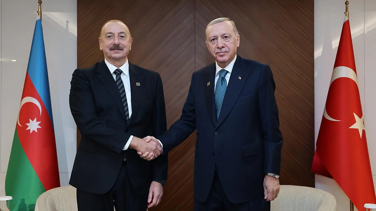 Cumhurbaşkanı Erdoğan, Azerbaycan Cumhurbaşkanı Aliyev ile Görüştü - www.gundemedair.com