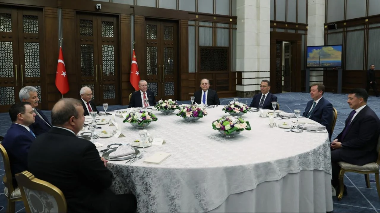 Cumhurbaşkanı Erdoğan, Yüksek Mahkeme Başkanlarıyla yemekte bir araya geldi - www.gundemedair.com