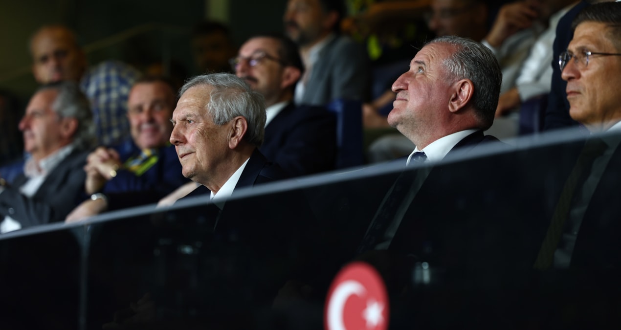 Fenerbahçe, transfer döneminde 32 milyon Euro bonservis geliri elde etti