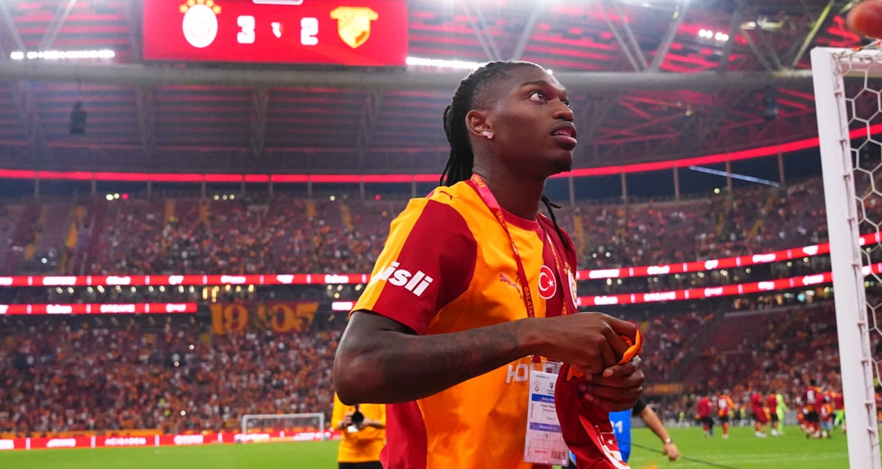 Okan Buruk, Sporting maçı için Rafael Leao’yu santrfor düşünüyor