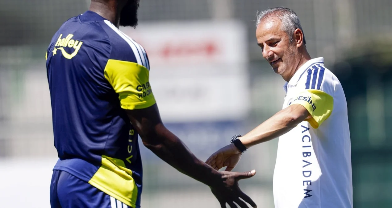 Fenerbahçe’de İsmail Kartal’ın dönüşü sonrası takımın Samandıra’da antrenman hazırlığı