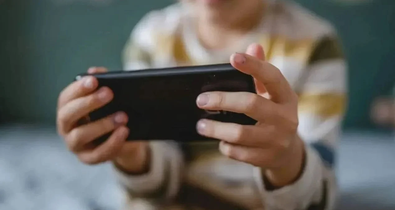 DMM’den sosyal medyada yaş doğrulama tuzaklarına karşı uyarı - www.gundemedair.com