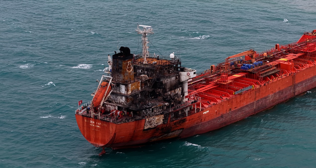 Karadeniz’de dron saldırısına uğrayan tanker Alaçam sahiline oturdu