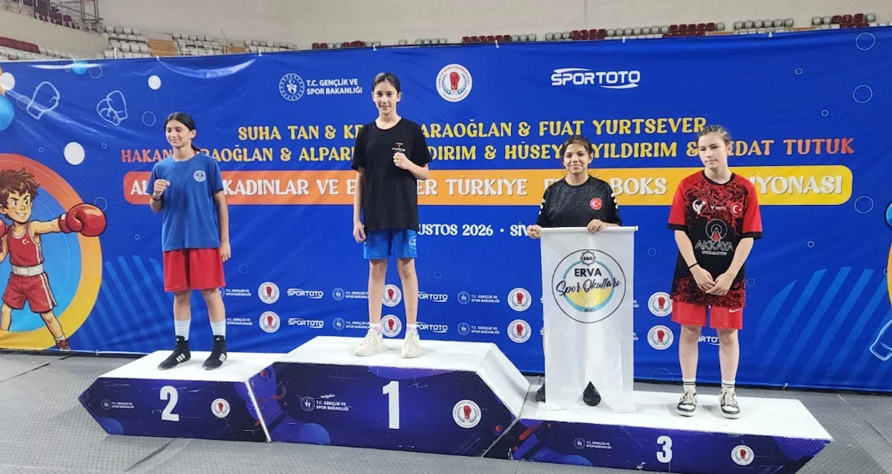 Tanfer Spor Kulübü sporcusu 12 yaşındaki Ilgın Çevik, boks branşında Türkiye Şampiyonu.