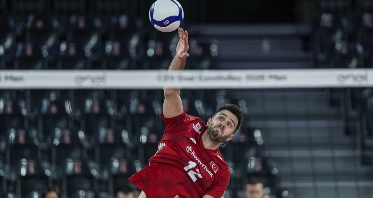 A Milli Voleybol Takımı, İsviçre’yi 3-0 yenerek ilk galibiyetini aldı