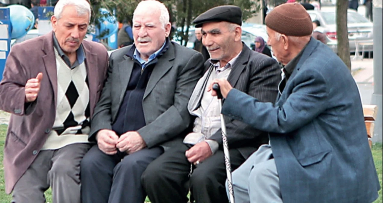Emekli Maaşlarının Asgari Ücretle Eşitlenmesi Teklifi Meclis'te Görüşülüyor - www.gundemedair.com