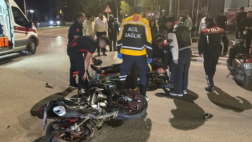 Eskişehir’de motosikletler kavşakta çarpıştı: 2 sürücü ağır yaralı - Sözcü Gazetesi